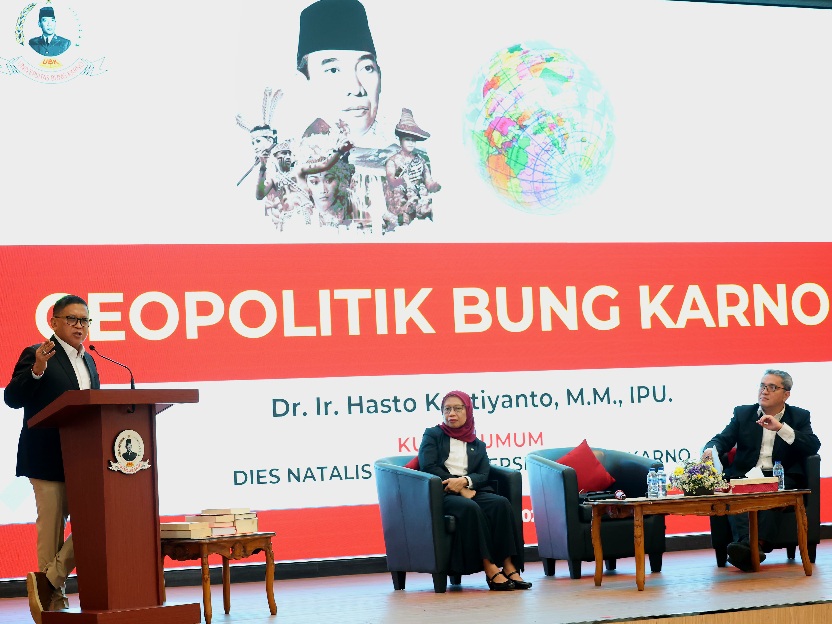 Hasto Sodorkan Pemikiran Geopolitik Soekarno untuk Presiden Prabowo Hadapi Eskalasi Global