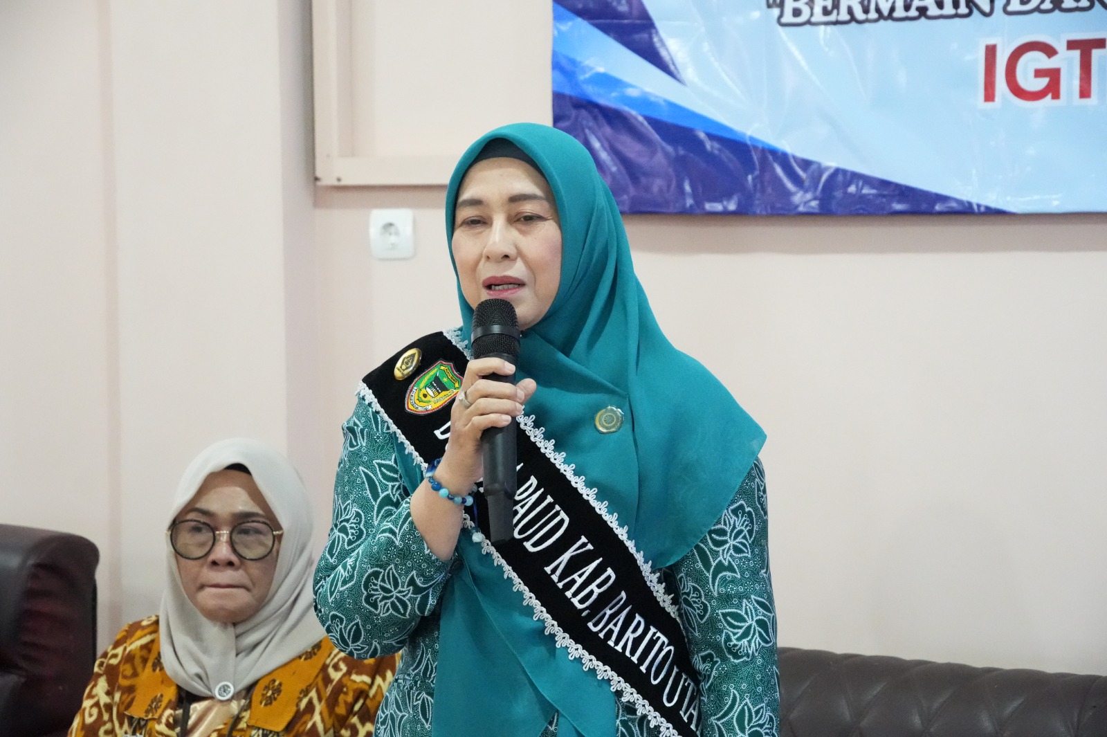 Bunda PAUD Barito Utara Hj Maya Savitri Shalahuddin, Dorong Guru TK Ciptakan Pembelajaran yang Menyenangkan