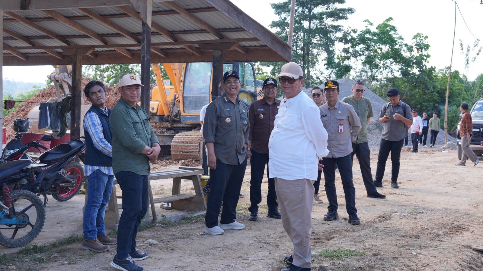 Bupati Barito Utara H Shalahuddin, Safari Jumat Sambil Pantau Optimalisasi Infrastruktur di Daerah Pelosok
