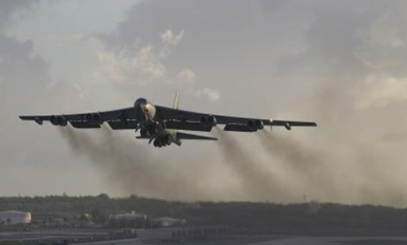 Tragedi Maut B-52: Pesawat Pembom AS Jatuh di Los Angeles, Delapan Orang Tewas