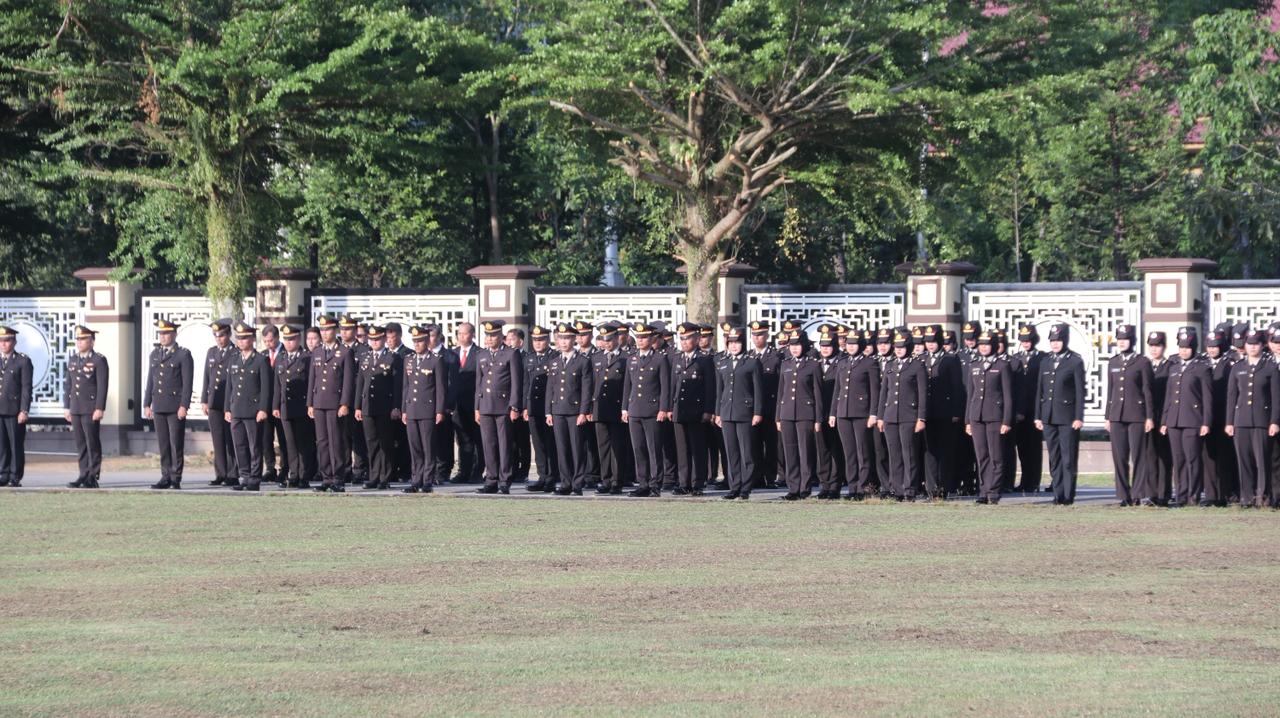 Polda Kalbar Gelar Upacara Peringatan Hari Lahir Pancasila di Lapangan Jananuraga