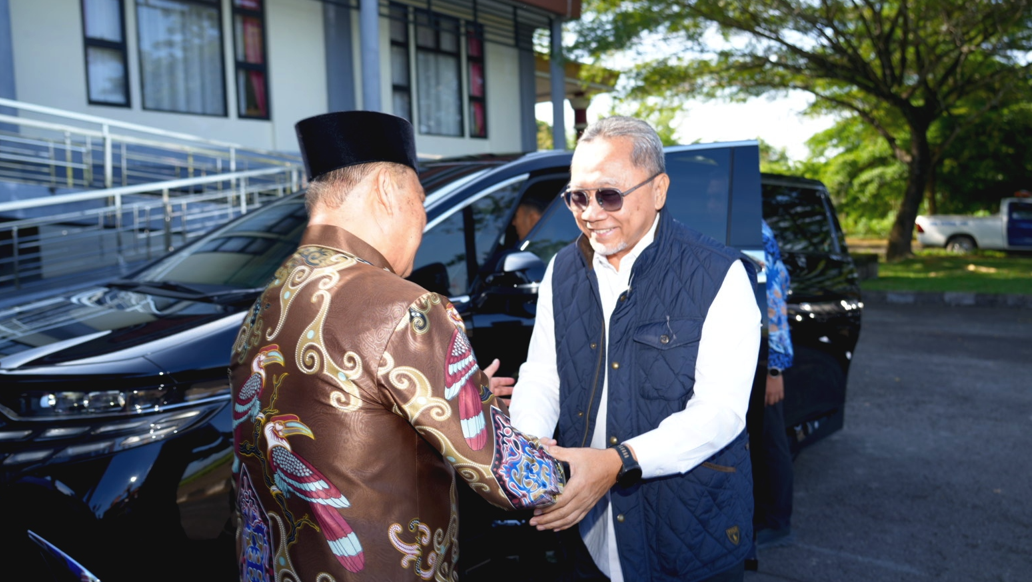 Zulkifli Hasan Instruksikan Kader Kawal Pembangunan Daerah Saat Gelar Konsolidasi PAN di Kalbar