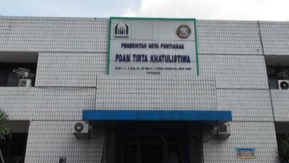 Perumda Tirta Khatulistiwa Lakukan Pemeliharaan Reservoir Selat Panjang