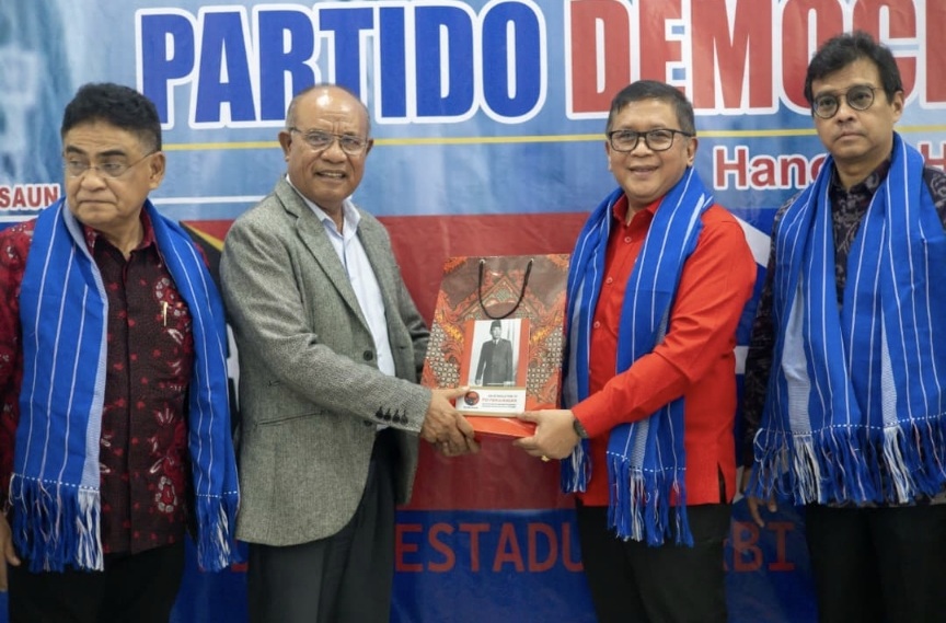 Jelang Kunjungan Megawati, Sekjen PDIP Berdialog dengan Sejumlah Pimpinan Parpol dan Diplomat Senior di Timor Leste
