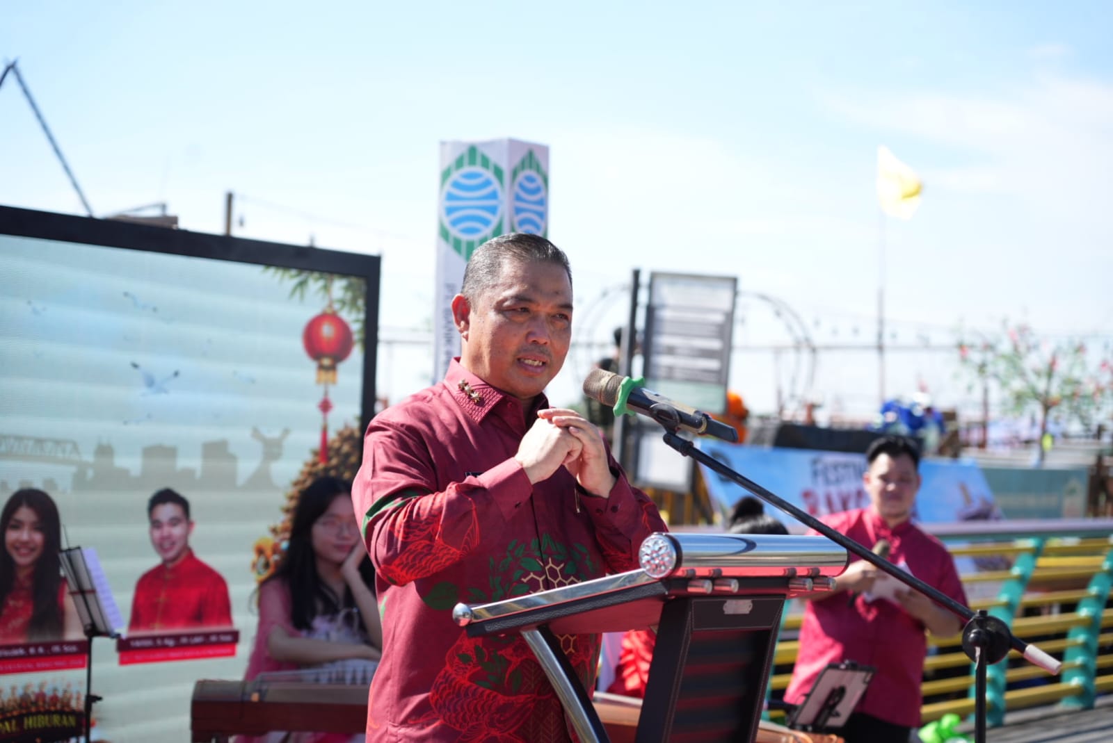Kupas Makna Empat Sudut Kehidupan, Ria Norsan Buka Festival Bakcang Pontianak