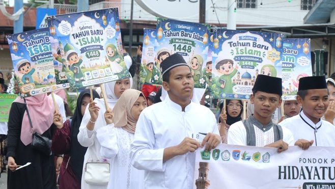 Ribuan Peserta Meriahkan Pawai 1 Muharram di Singkawang Sambut Tahun Baru Islam