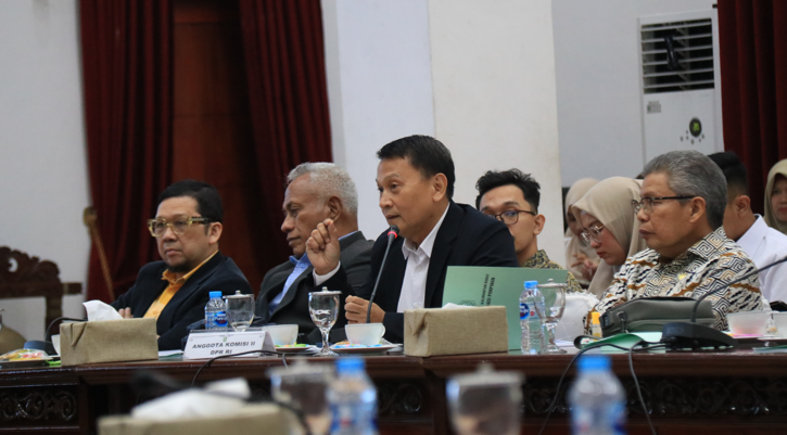 Komisi II DPR RI Serap Aspirasi Kalbar Terkait Penyusunan RUU Kabupaten Kota dan Identitas Etnis