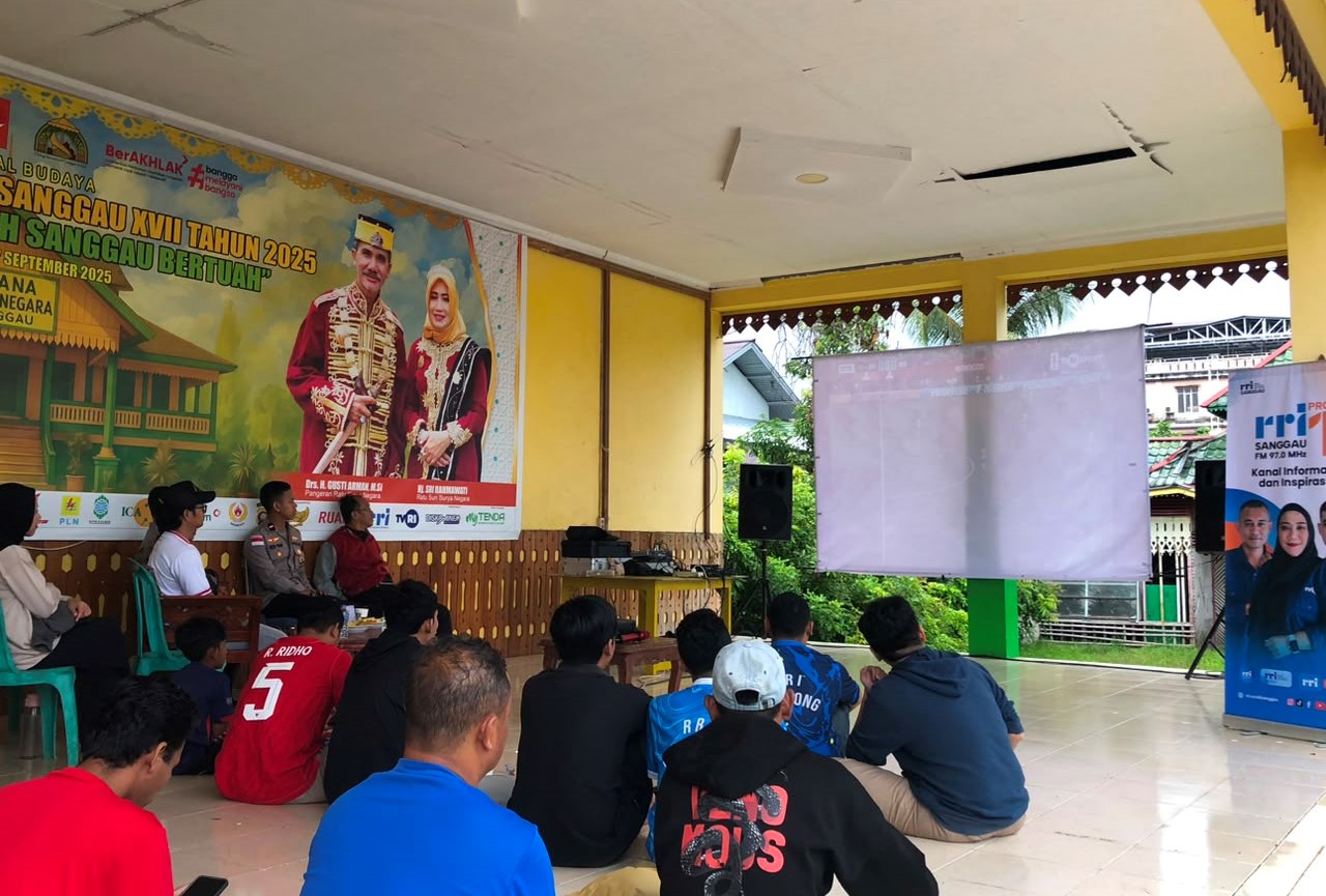 Warga dan Polres Sanggau Gelar Nobar Piala Dunia 2026 di Keraton Surya Negara