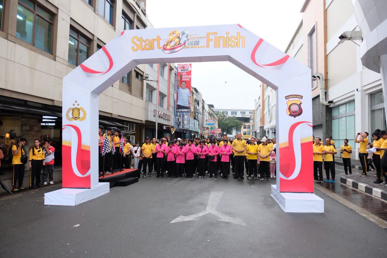 Semarak Olahraga Bersama Car Free Day Warnai Peringatan Hari Bhayangkara di Pontianak