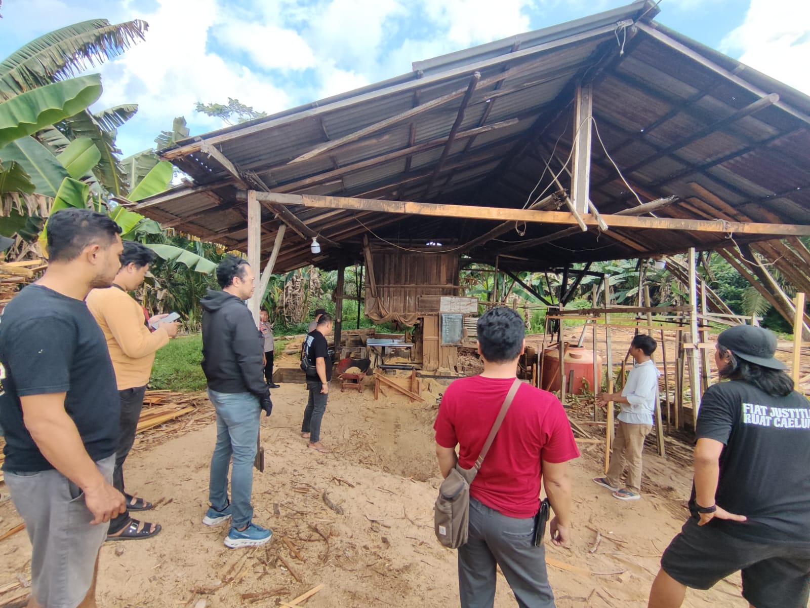 Antisipasi Peredaran Kayu Ilegal Aparat Laksanakan Patroli Sawmill di Kubu Raya