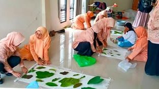 Gelar Pelatihan Ecoprint DWP Karantina Kalbar Dorong Terciptanya Usaha Ramah Lingkungan