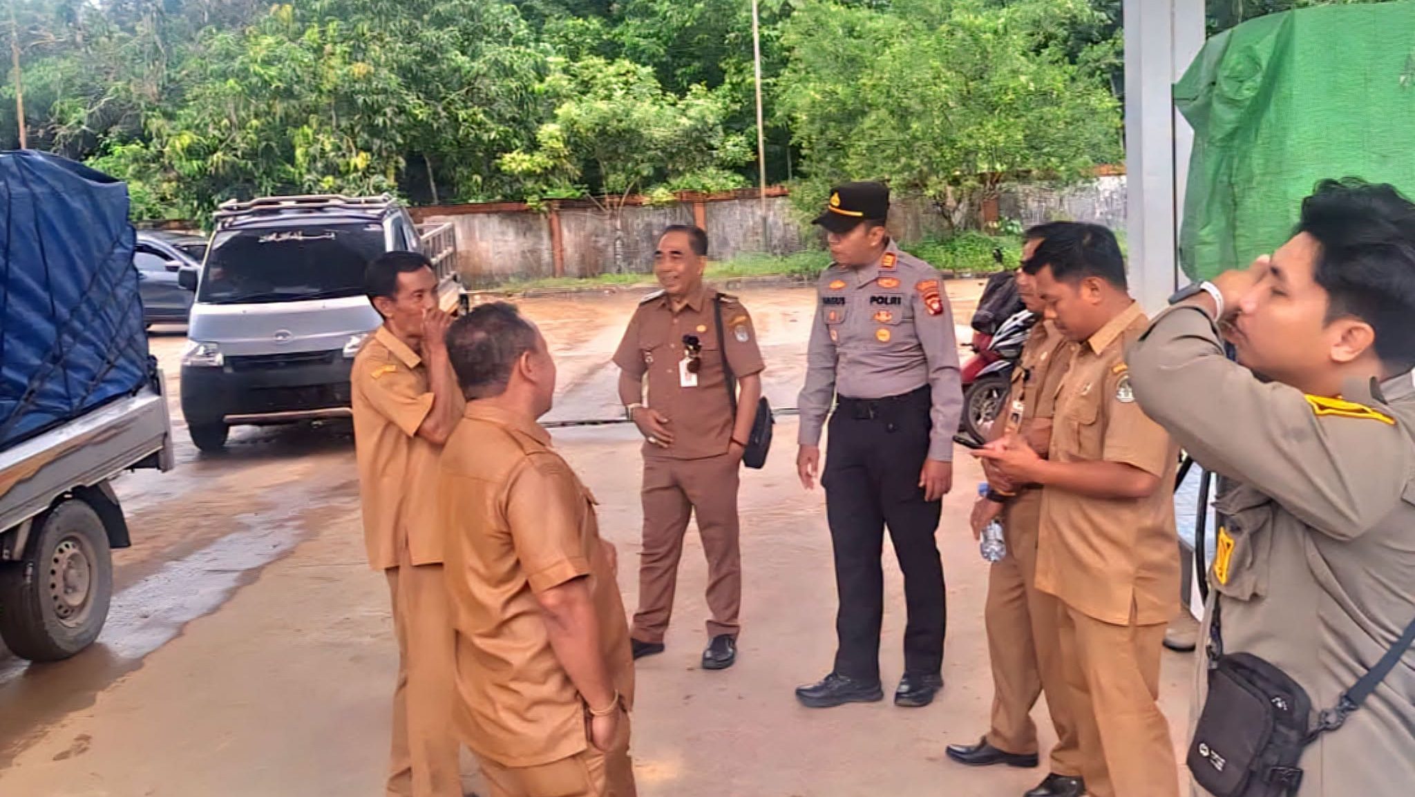 Polsek Nanga Tayap Cek Lokasi Viral Dugaan Penimbunan BBM Subsidi Pastikan Stok Aman