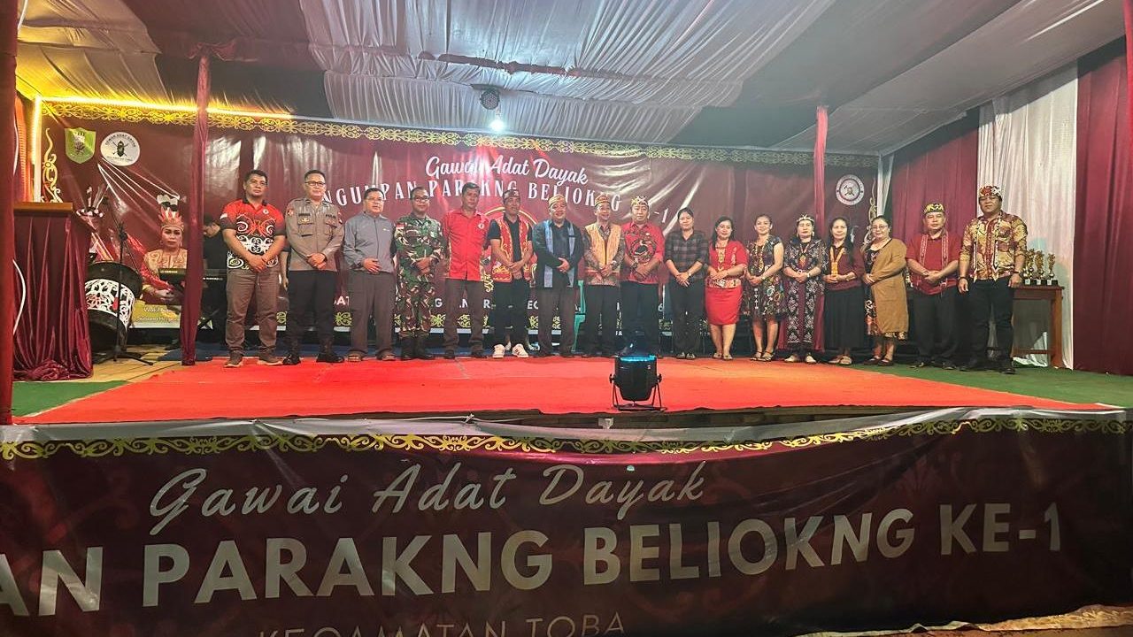Perayaan Gawai Umpan Parakng Beliung Perdana di Toba Sanggau Berjalan Sukses