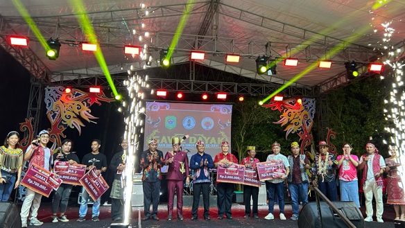 Pemkot Singkawang Dorong Pelestarian Budaya Lewat Penutupan Gawe Dayak Naik Dango