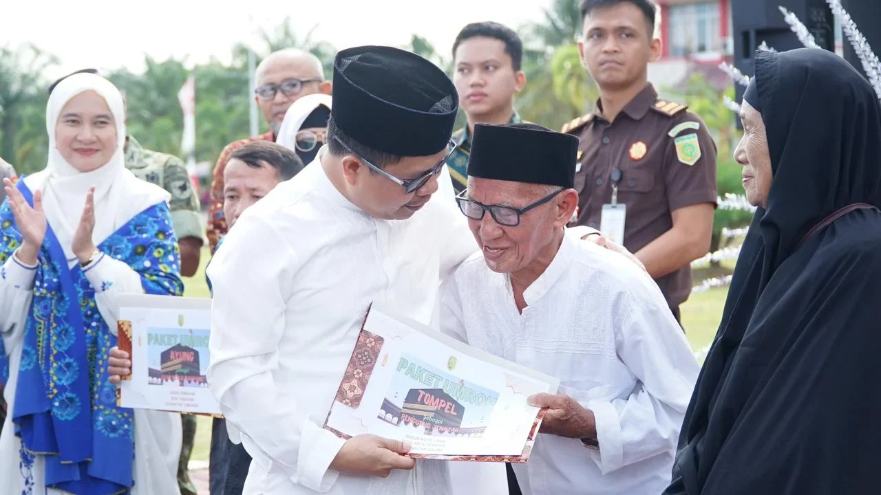 Pemkab Sambas Apresiasi Pengabdian Tokoh Agama Lansia Melalui Hadiah Umrah