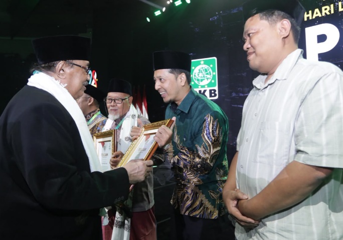 Harlah ke-28, PKB Anugerahi Lima Kiai Penjaga Islam, Pancasila, dan Keutuhan Bangsa