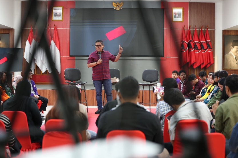 Hasto Relevansikan Sumpah Pemuda dengan Sumpah Rakyat Saat Tragedi Kudatuli 1996