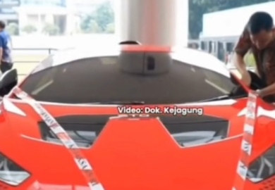 Kejagung Sita Lamborghini hingga 8 Kg Emas dalam Kasus Bauksit