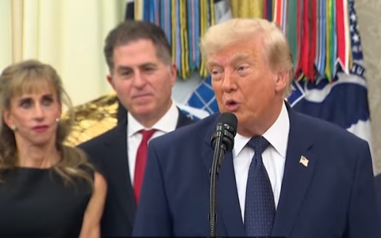 Trump Terlibat Polemik FIFA Terkait Kartu Merah Folarin Balogun