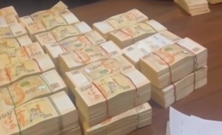 Geledah Kafe di Cipete, Polisi Temukan Brankas Berisi Uang Dolar Singapura