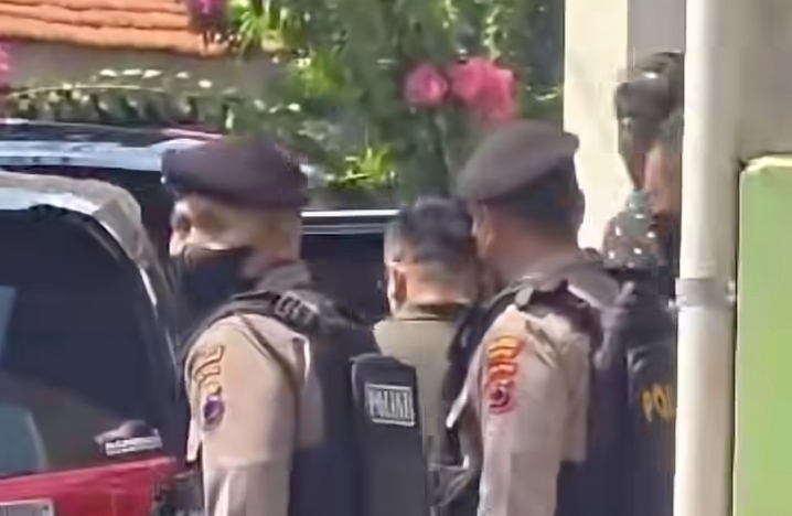 KPK Kembali Sisir Rumah Bupati Sukoharjo Etik Suryani, Emas 2,5 Kg Jadi Sorotan