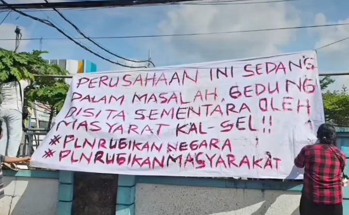 Warga Geruduk Kantor PLN Banjarmasin, Protes Pemadaman Listrik yang Terus Berulang