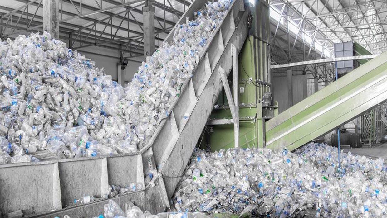 Pabrik Besar Wajib Danai Kelola Limbah Lewat Aturan Baru Sampah Plastik
