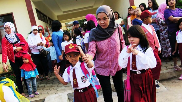 Mengantar Anak Sekolah pada Hari Pertama Sekolah, Pemprov Izinkan Bagi ASN dengan Pengajuan Tertulis