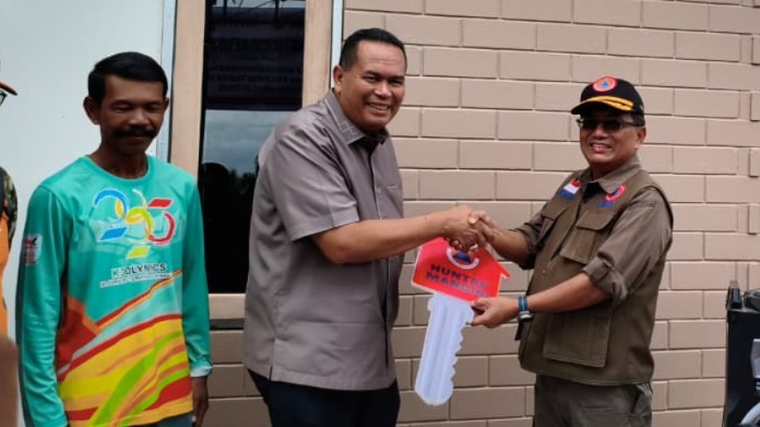 BNPB Serahkan Kunci Rumah Contoh Hunian Tetap Bagi Korban Siklon Senyar di Sumatra Barat