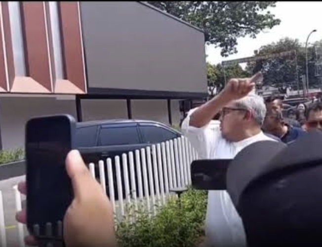 Baru Kali Ini Nemu Wali Kota Ngamuk “Gua Segel Loe!"