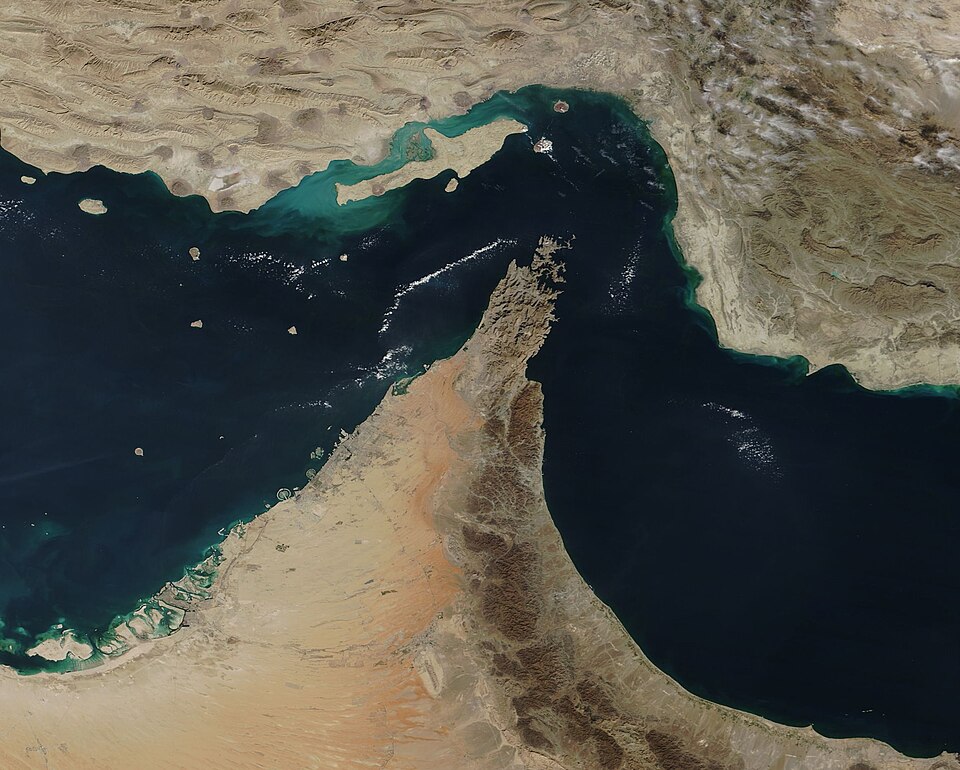 2 Tanker Minyak Nekad Lintasi Selat Hormuz, Iran: Meledak dan Tak Bisa Melanjutkan Perjalanan
