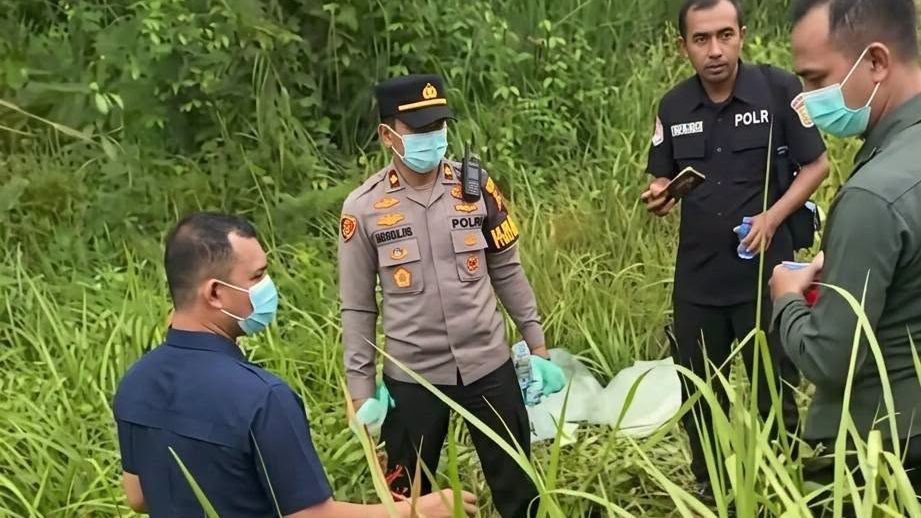 Mayat Pria Tanpa Identitas Ditemukan di Jalan Raya Ngabang Serimbu Kabupaten Landak