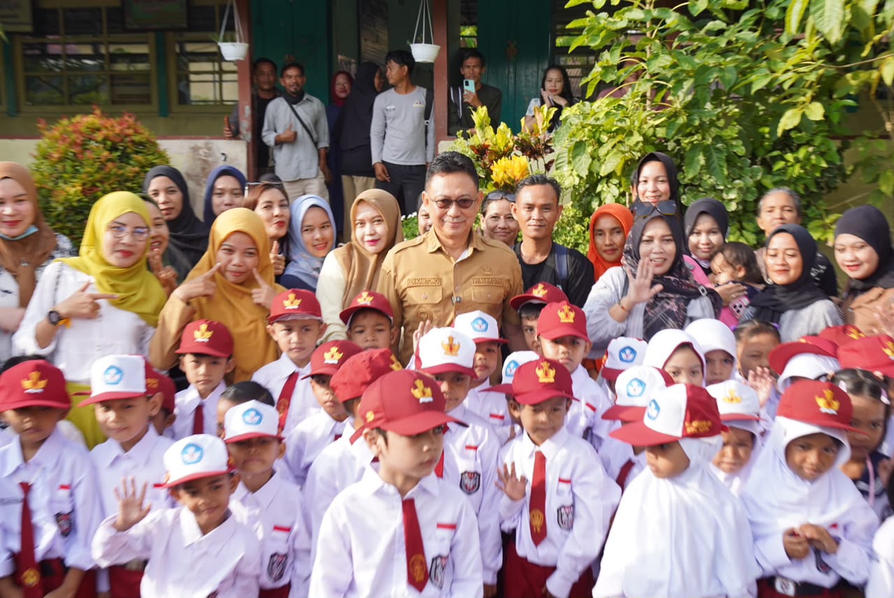 Sinergi Orang Tua dan Guru Warnai Masa Pengenalan Lingkungan Sekolah di Pontianak