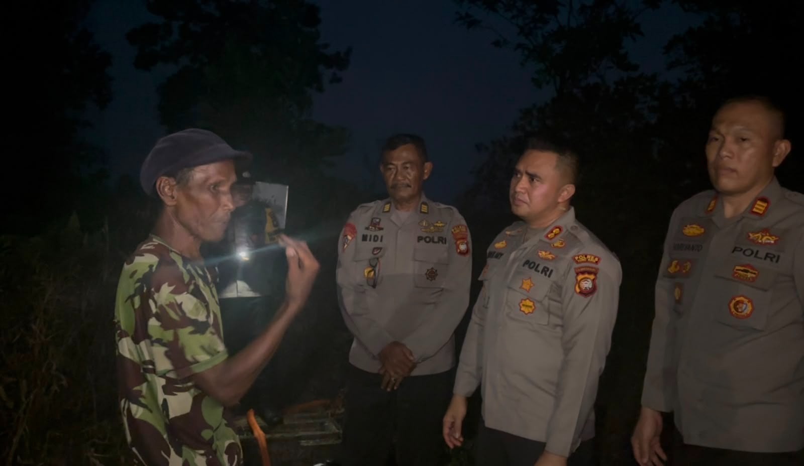 Polisi Sebut Puntung Rokok Jadi Pemicu Utama Kebakaran Lahan Gambut di Kubu Raya