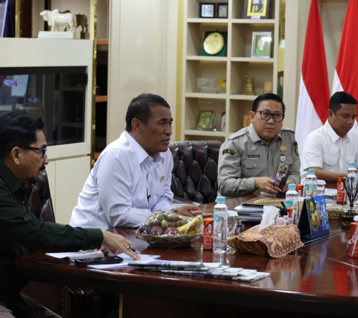 Harga Ayam dan Telur Mulai Pulih, Mentan Amran Tegaskan Program MBG Jadi Off-Taker Produksi Peternak Rakyat