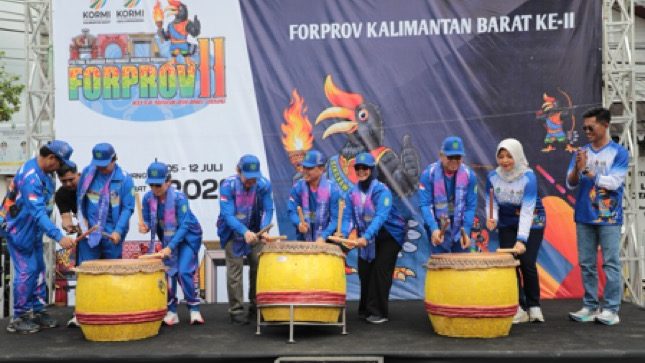 Defile Ribuan Atlet Warnai Kemeriahan Pembukaan Forprov II Kalbar 2026 di Singkawang
