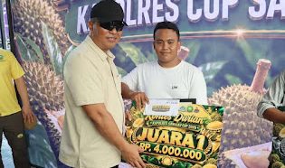 Petani Asal Entikong Juarai Kompetisi Durian Unggulan Sanggau Tingkat Kabupaten