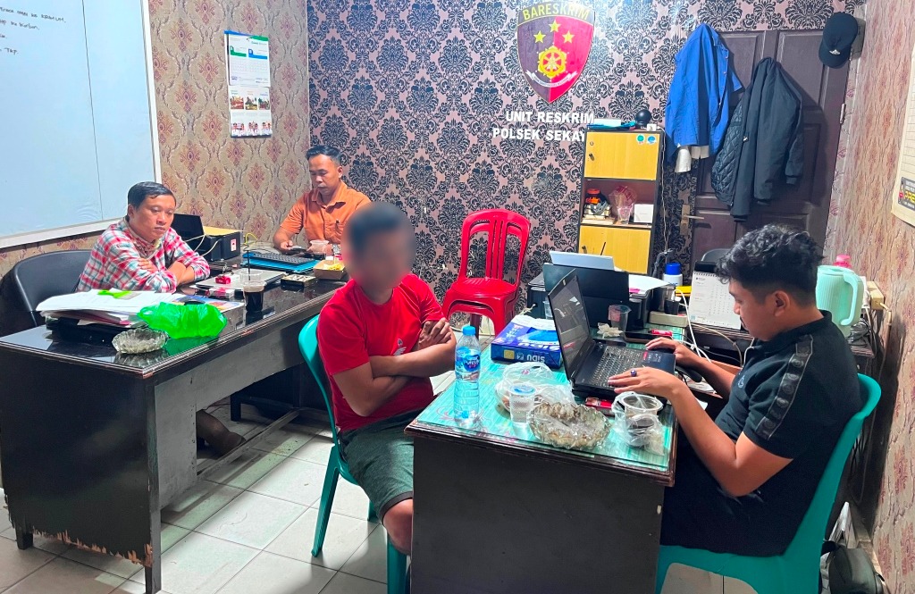 Ketahuan Saat Pindahkan Muatan Sawit, Sopir di Sekayam Kini Berurusan dengan Polisi