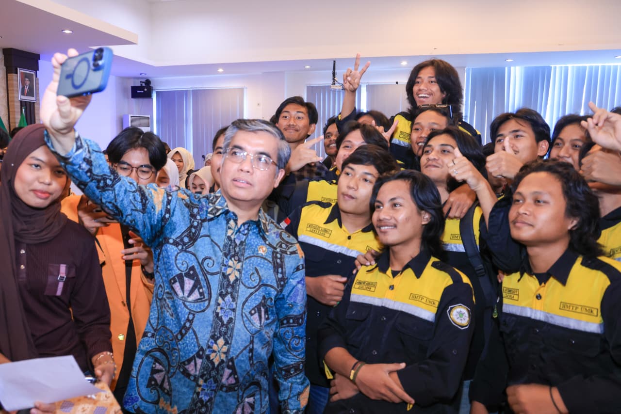 Menaker Yassierli Dorong Sinergi Kampus dan Industri Atasi Mismatch Lulusan Kerja