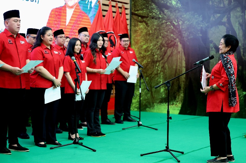 Lantik Organ Sayap PDIP, Megawati: Partai Politik Memerlukan Riset dan Sains