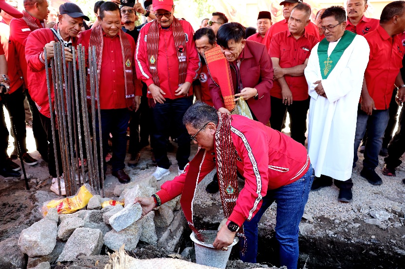 Groundbreaking Kantor DPC PDIP Samosir, Hasto Ingatkan Pesan Megawati: Jangan Jadi Bangunan Elitis