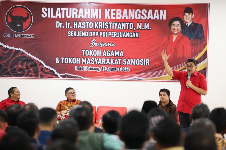 Mendarat di Silangit, Sekjen PDIP Diinstruksikan Megawati Segera Terjunkan BAGUNA dan Relawan Kesehatan ke Lokasi Gempa NTT