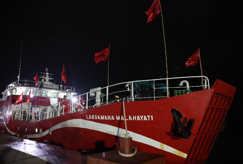 PDIP Lepas Kapal RS Apung Laksamana Malahayati ke Lokasi Bencana Gempa NTT