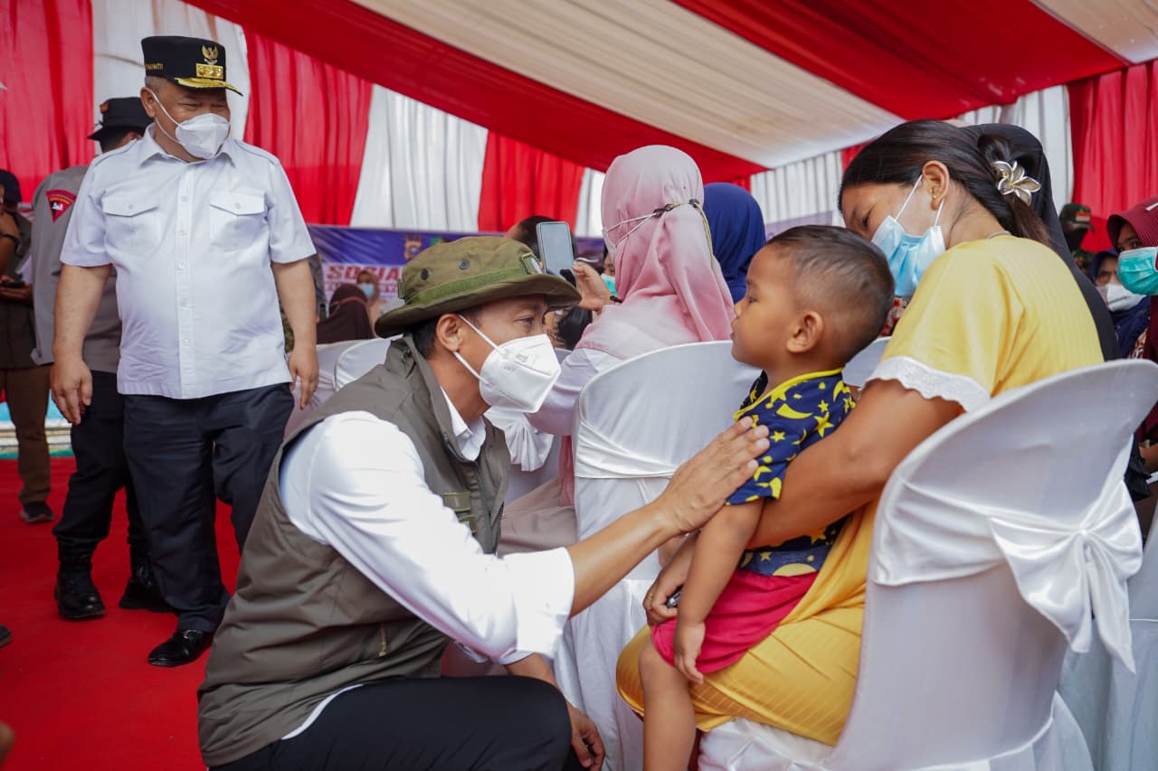 Menhut Raja Antoni: Jangan Ada Asap Tersisa! Tuntaskan Pemadaman Karhutla Pelalawan