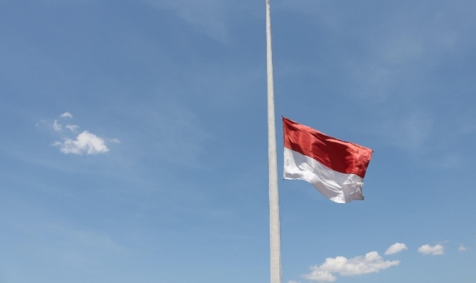 Jangan Salah Paham, Ini Arti Pengibaran Bendera Setengah Tiang