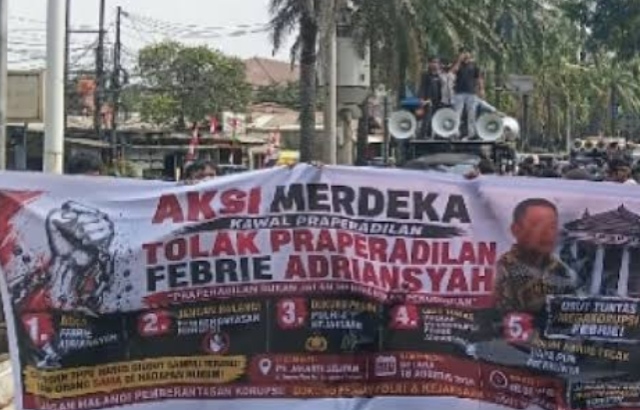 Demo di PN Jaksel, Massa Desak Hakim Tolak Praperadilan Febrie Adriansyah