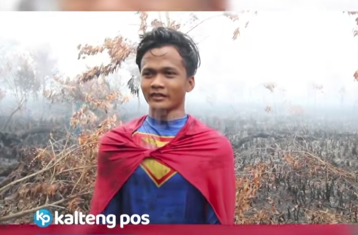 Rudiyansyah Remaja 17 Tahun Ikut Melawan Karhutla di Palangka Raya, Netizen: Respect King!