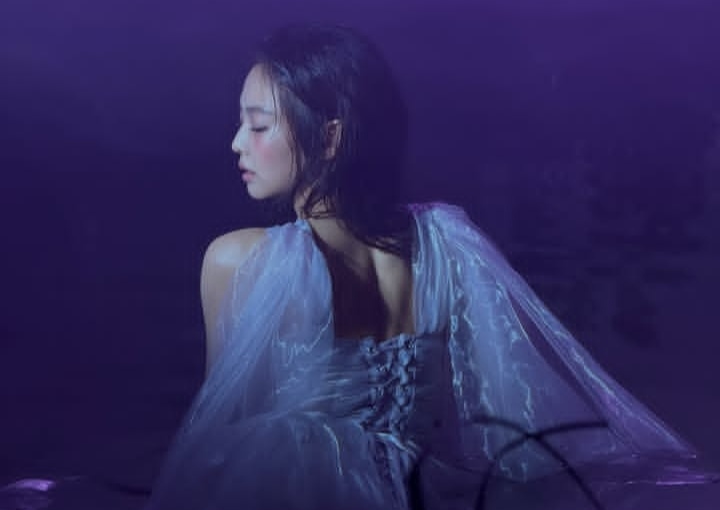 Jennie BLACKPINK Hadirkan Cerita Fantasi Lewat “FALLEN ANGEL”
