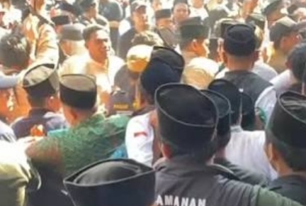 Muktamar Ke-35 NU Ricuh, Massa Adu Jotos di Depan Ruang Sidang Pleno