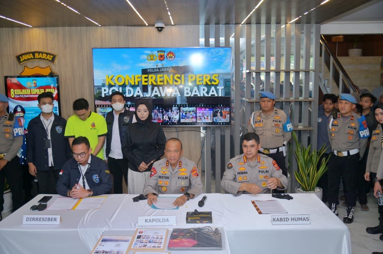 Pengkritik Pemerintah pun Ditangkap Polisi